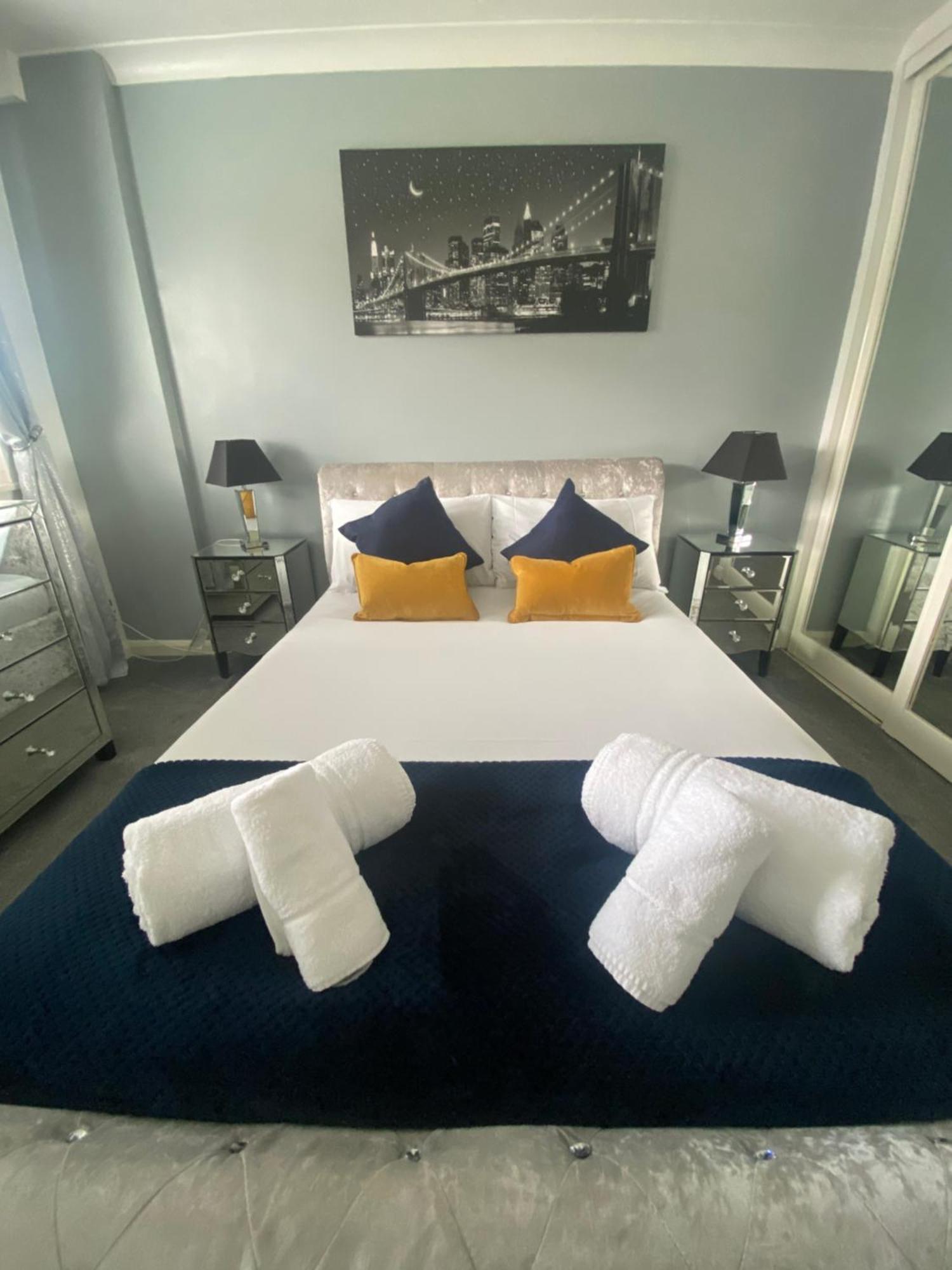 The Brook House - Spacious 3 Bed Home From Home In Burton Bagian luar foto